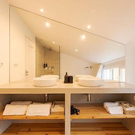 The Yellow House Spacious Duplex In Prazeres District Lisabona Exterior foto