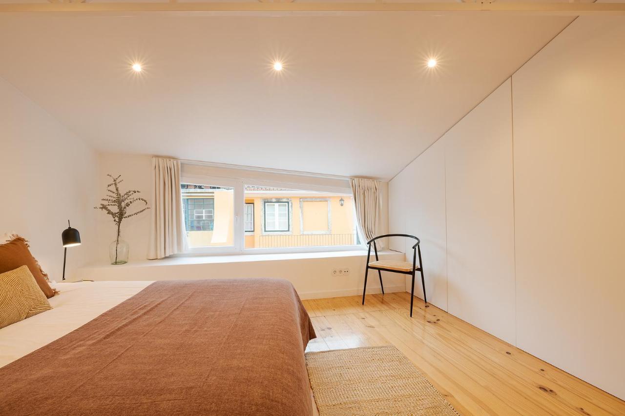 The Yellow House Spacious Duplex In Prazeres District Lisabona Exterior foto