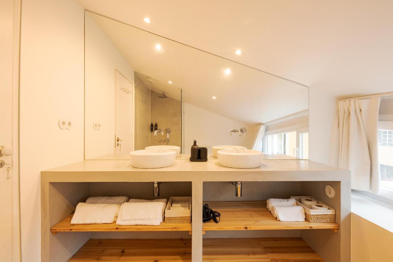 The Yellow House Spacious Duplex In Prazeres District Lisabona Exterior foto