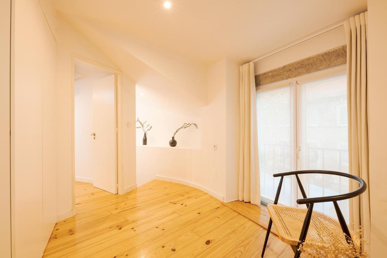 The Yellow House Spacious Duplex In Prazeres District Lisabona Exterior foto