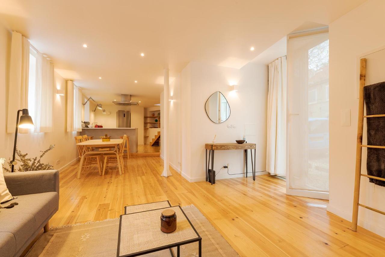 The Yellow House Spacious Duplex In Prazeres District Lisabona Exterior foto